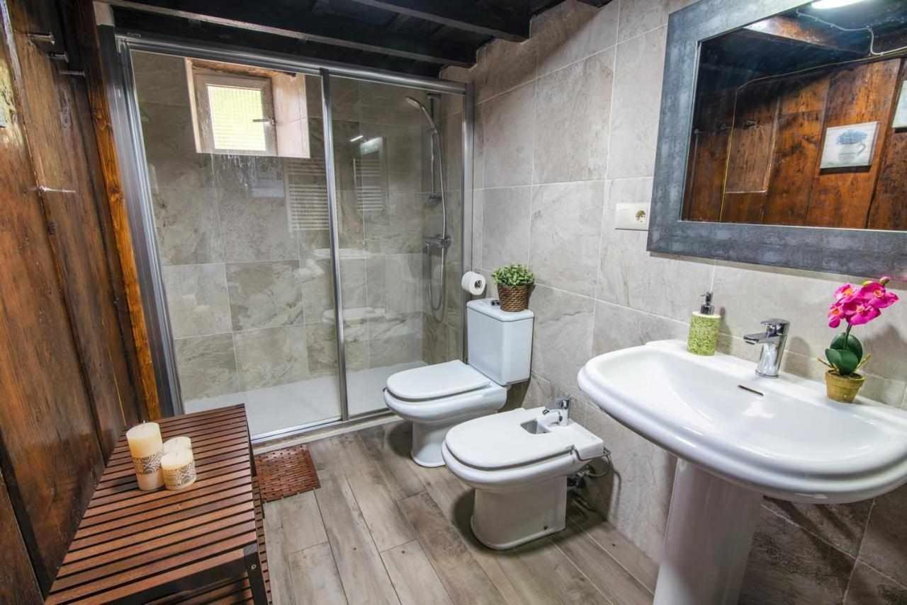 Casa Rural La Carrozal Senda Del Oso Orelleiru エクステリア 写真