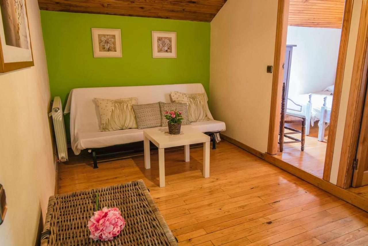Casa Rural La Carrozal Senda Del Oso Orelleiru エクステリア 写真