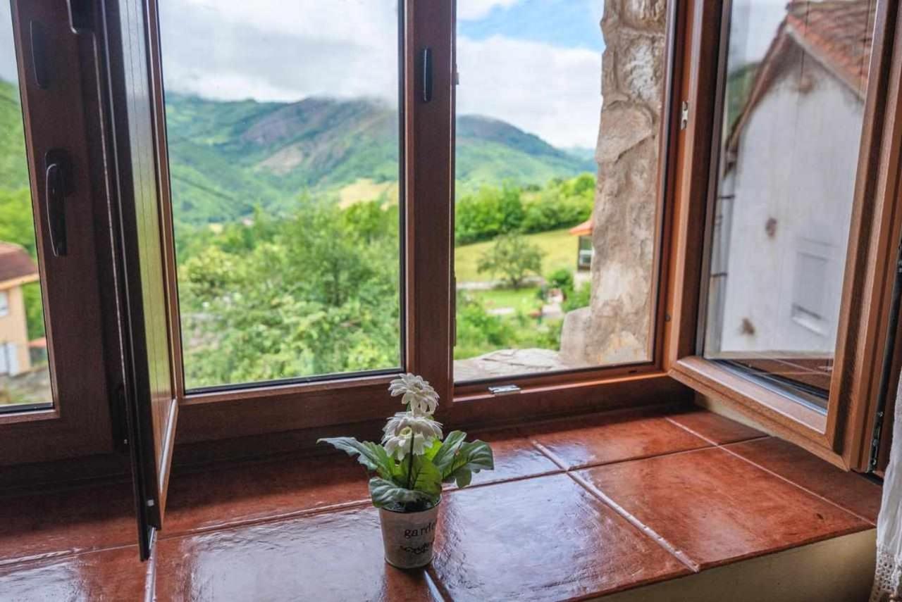 Casa Rural La Carrozal Senda Del Oso Orelleiru エクステリア 写真