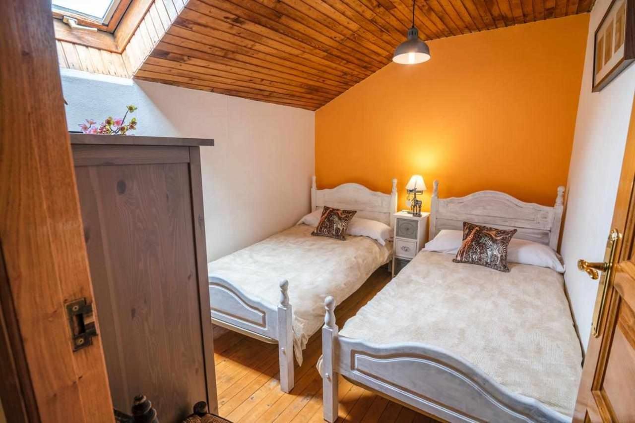 Casa Rural La Carrozal Senda Del Oso Orelleiru エクステリア 写真