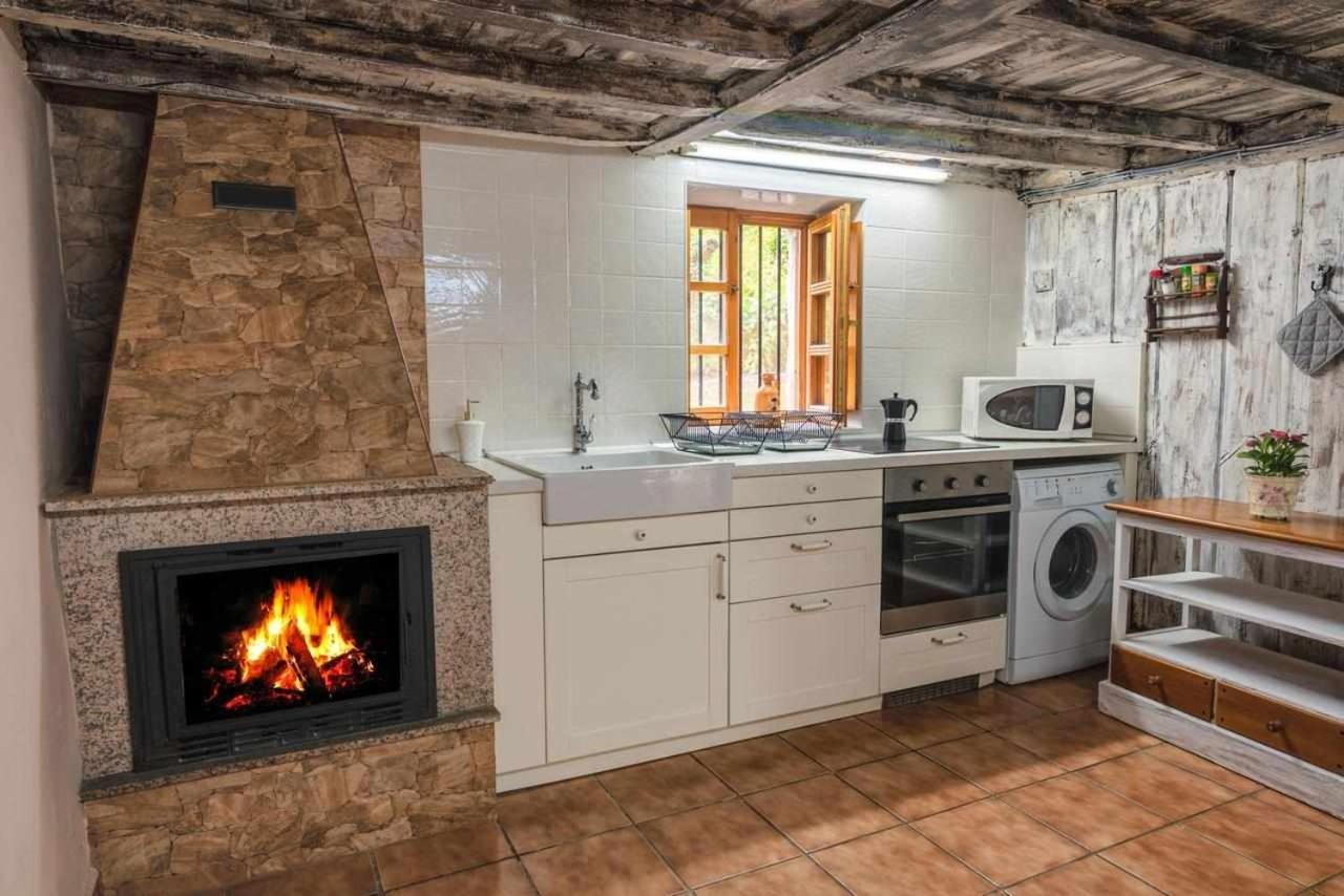 Casa Rural La Carrozal Senda Del Oso Orelleiru エクステリア 写真