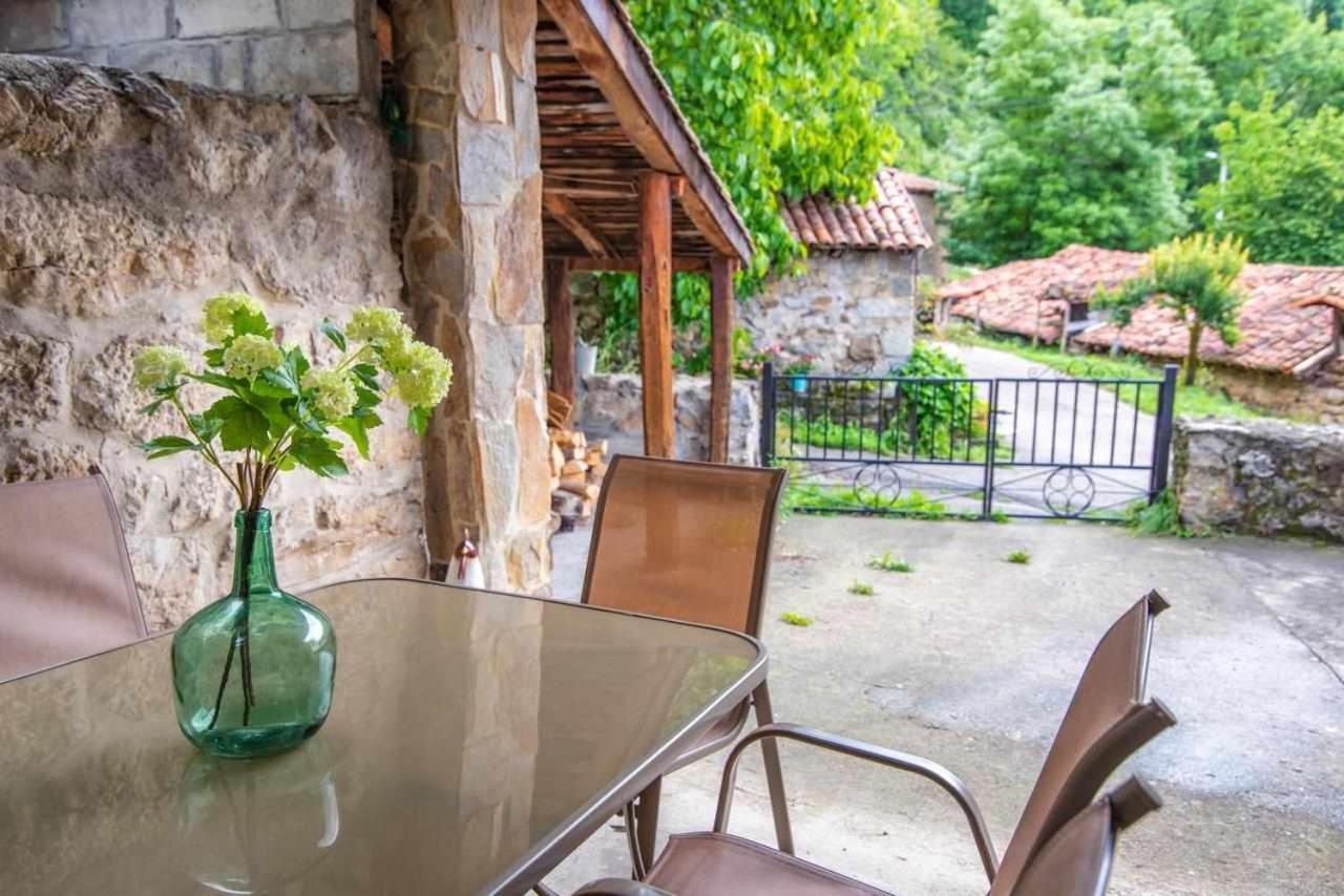 Casa Rural La Carrozal Senda Del Oso Orelleiru エクステリア 写真