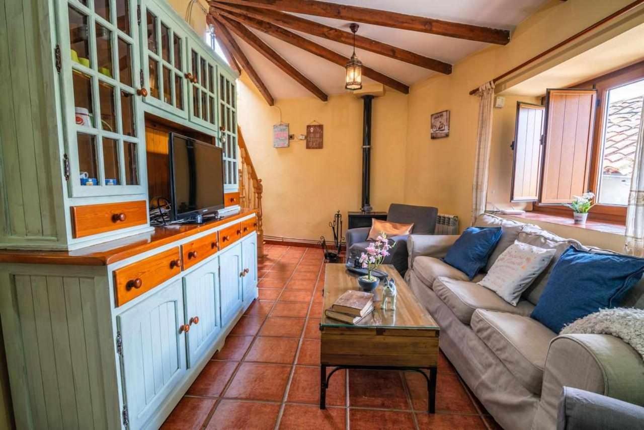 Casa Rural La Carrozal Senda Del Oso Orelleiru エクステリア 写真