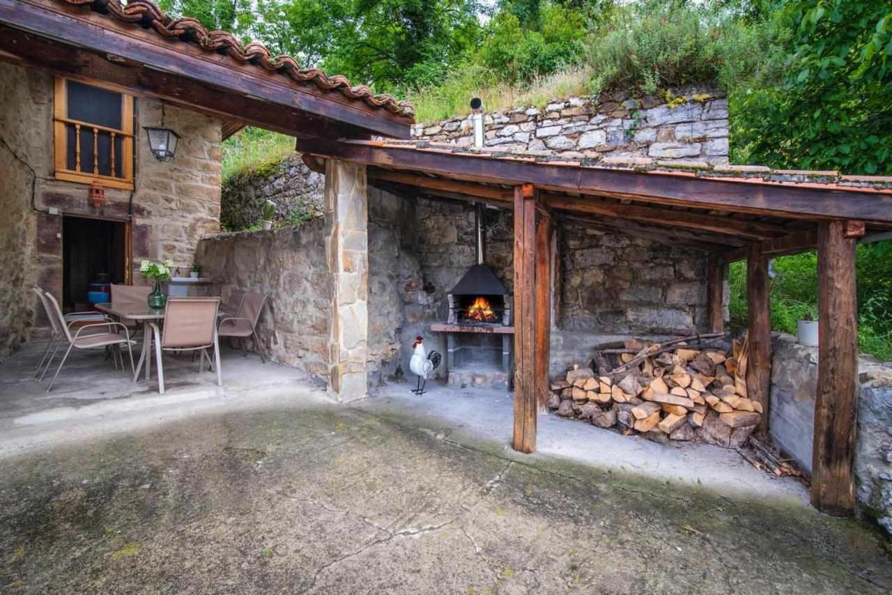Casa Rural La Carrozal Senda Del Oso Orelleiru エクステリア 写真